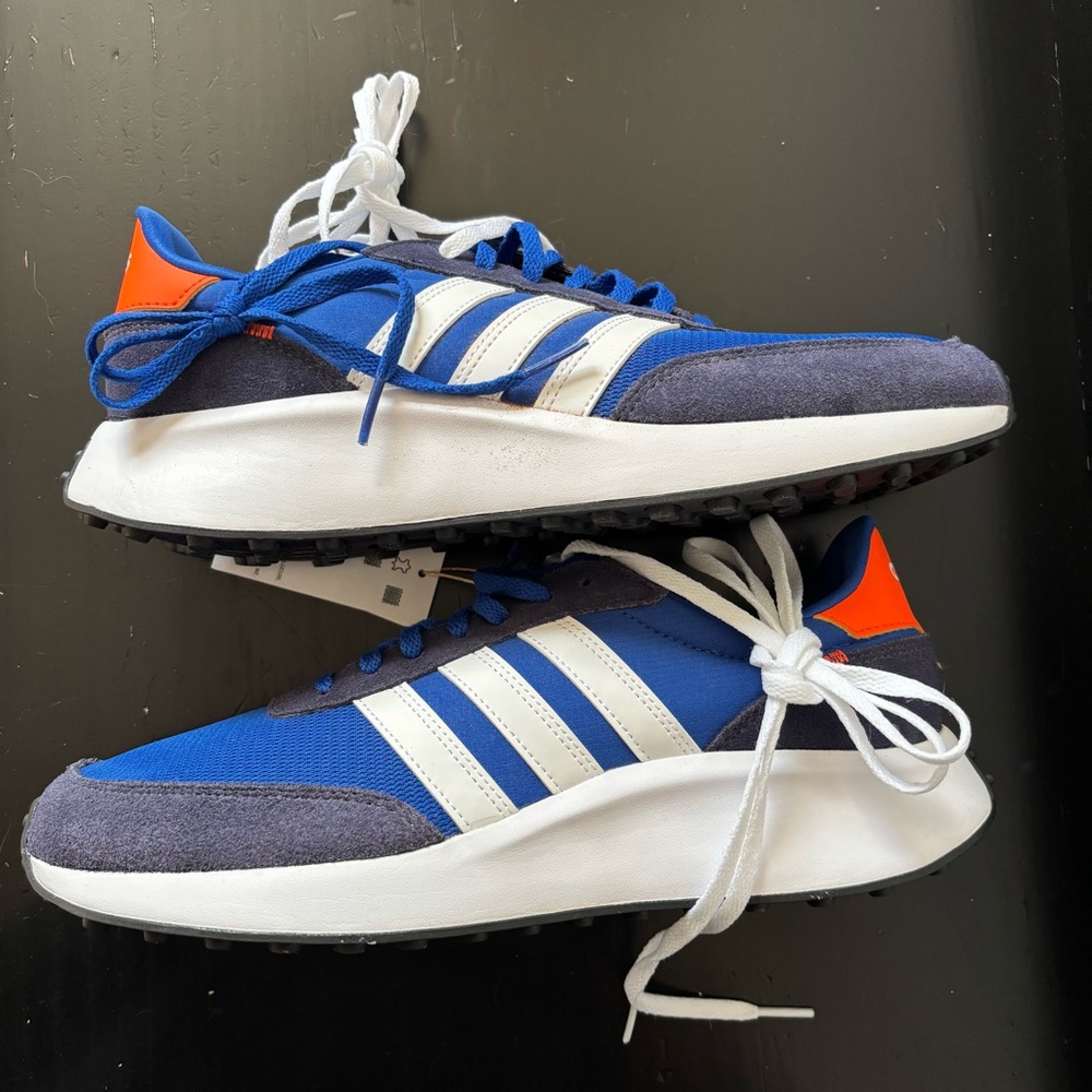 Adidas Run 70s shoes NWT Size 10 US